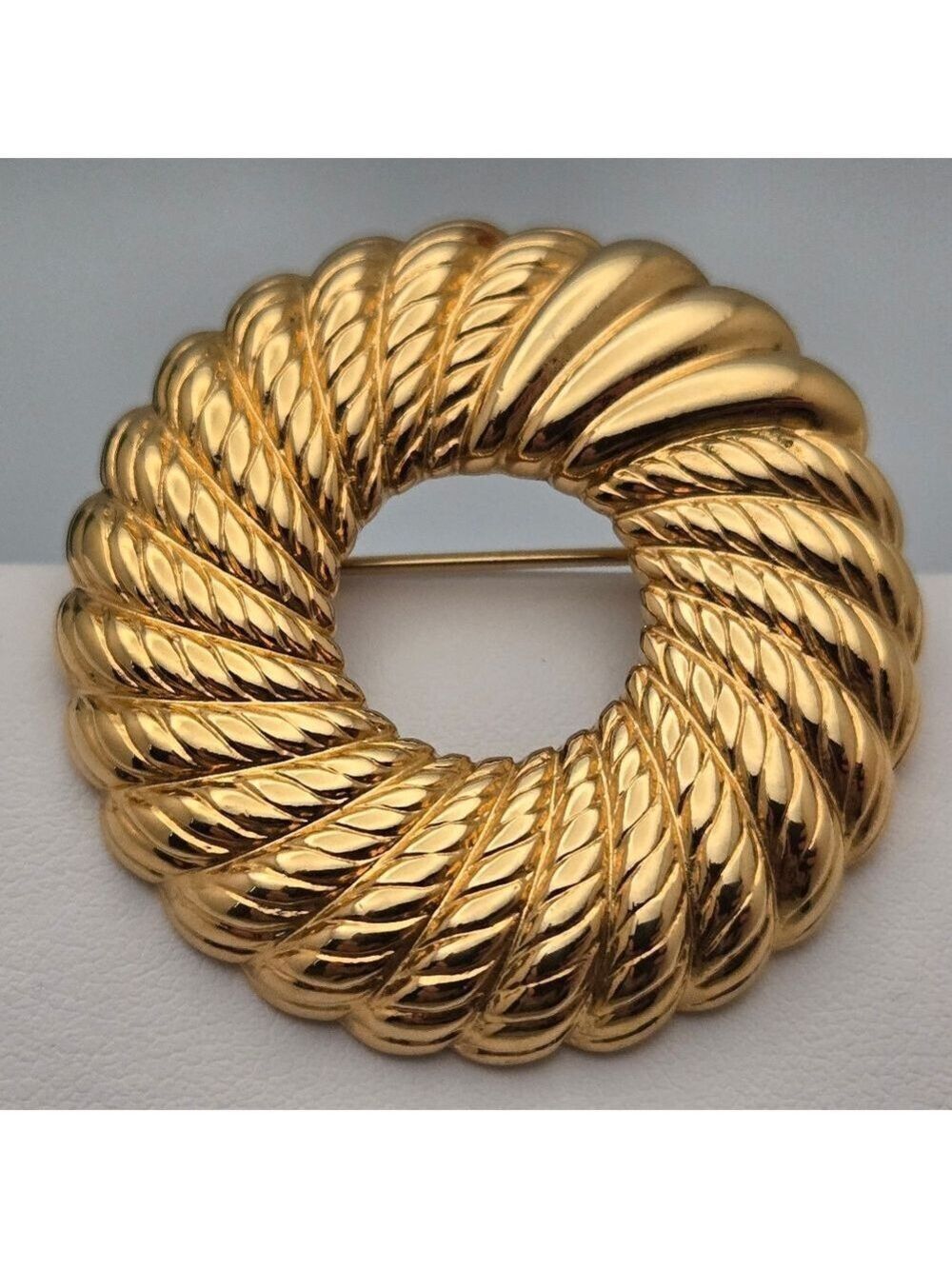 Monet Wreath Brooch Rope Design Gold Tone Plated Vintage 1980s